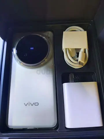 Vivo X200Ultra with Zeiss Camera and Original Accessories