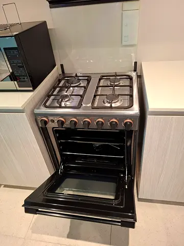 Toshiba brand gas cooker 4 burner 60×60cm size for sale