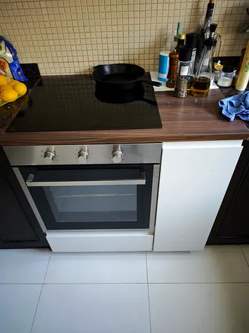 90x60 IKEA Induction Range, Convection Oven with built in Kitchen Cabinet - no installation needed