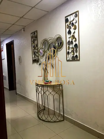 فرصة استثمارية جاهزة | شقة غرفة وصالة مع غرفة مساعدة وموقف سيارة في منازل 3 ب