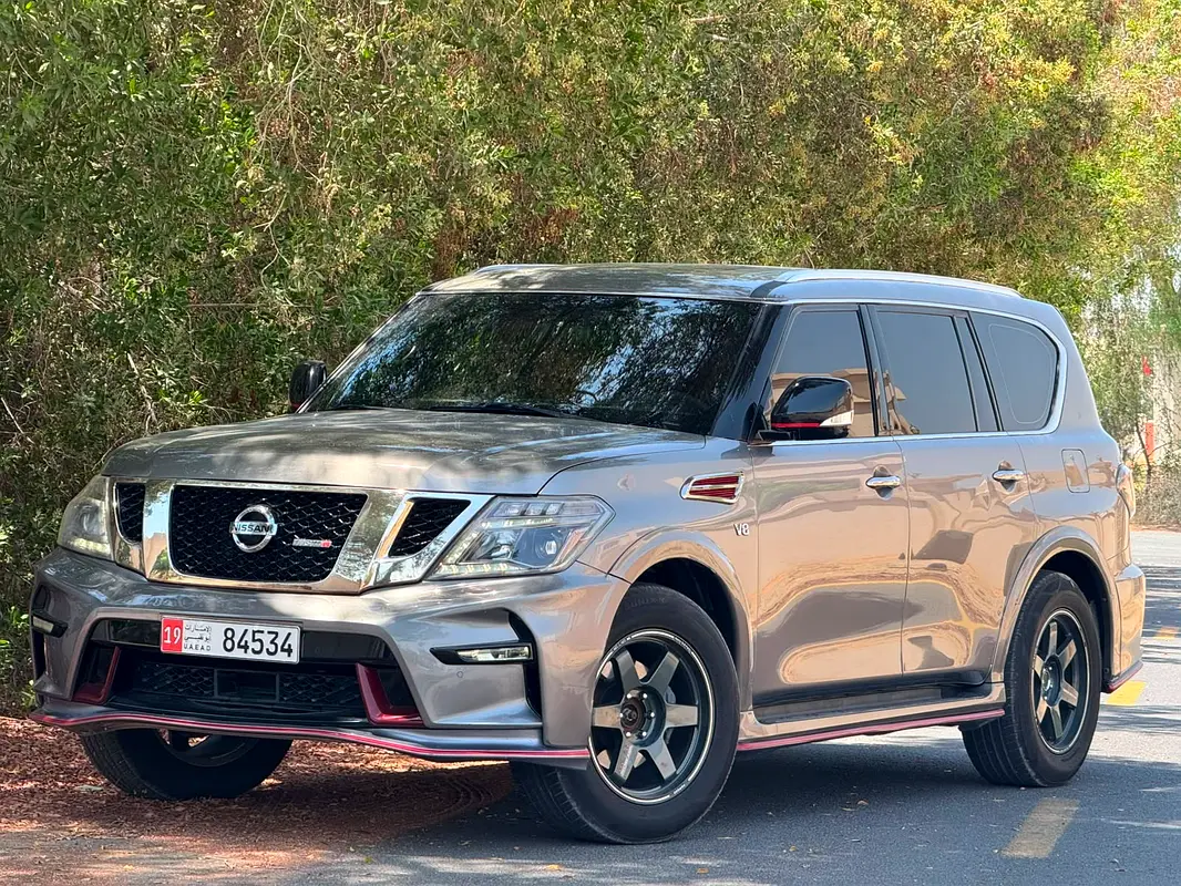 Nissan Patrol 2013 — photo 1 of 13