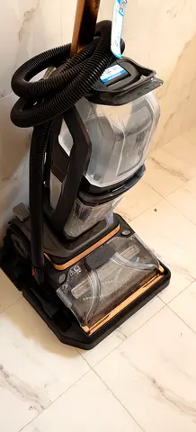 Hoover upright carpet and floor cleaner - good working condition