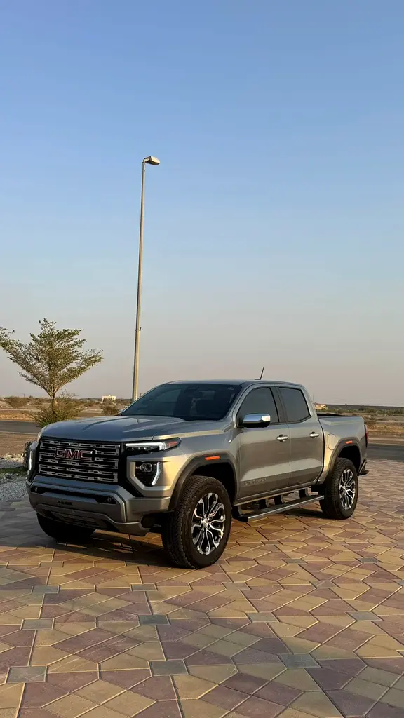GMC Canyon 2024 — photo 1 of 6