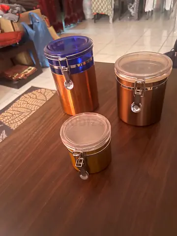 3 containers for aed 20