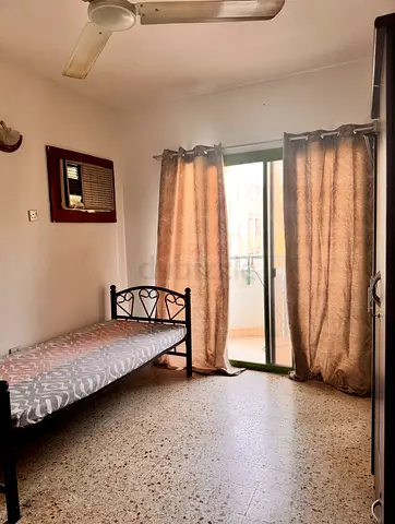 Executive bed space available in Karama