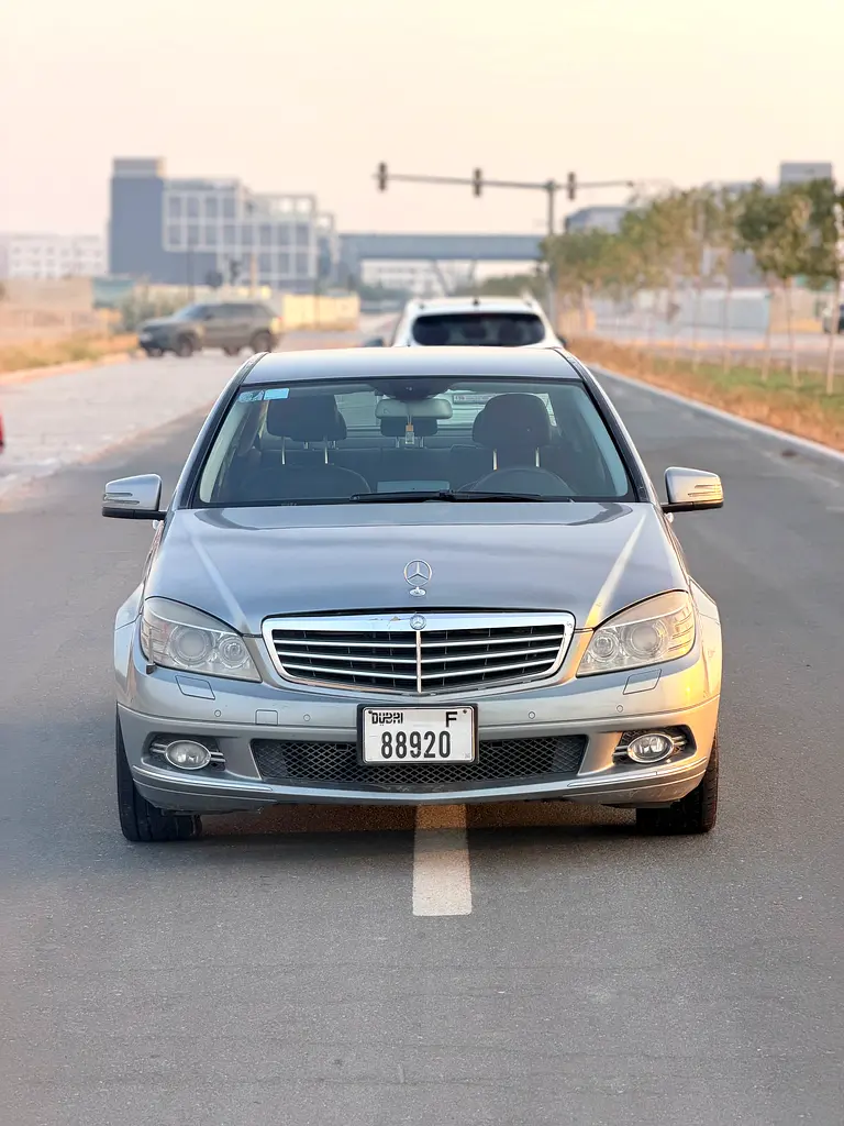 Mercedes-Benz C-Class 2010 — photo 1 of 10