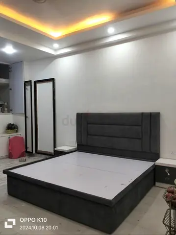 Queen/King Gray Upholstered Platform Bed with Headboard and Storage Base