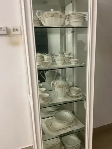 Just the cabinet argent sellin super good condition