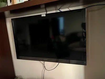 Sony 40-inch Bravia TV - urgent sale(negotiable)