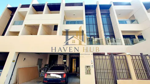 **Elegant 5-Bedroom Villa + Maid's Room for Rent in Mirdif**