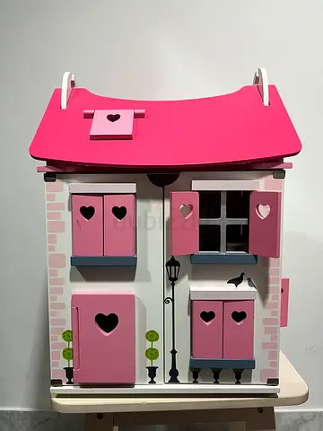 Beautiful Wooden Dollhouse with Heart Details – Very Good Condition