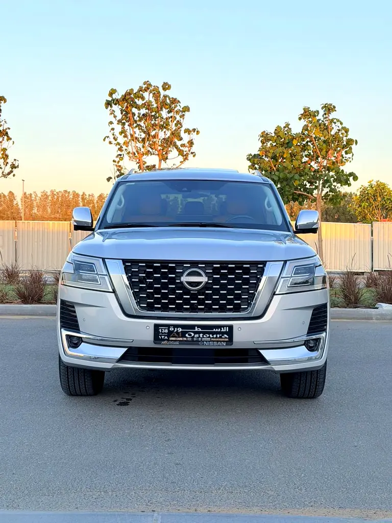 Nissan Patrol 2022 — photo 1 of 16