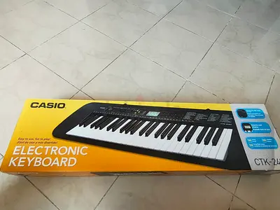 Casio CTK-240 61-Key Electronic Keyboard (Boxed)