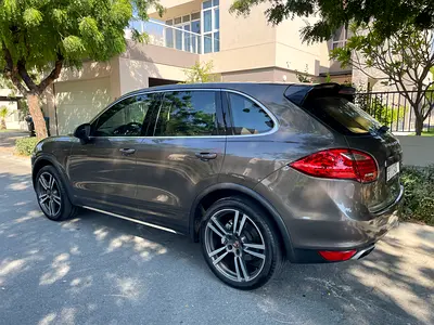 Porsche Cayenne S 2014 under limited mileage warranty | GCC Specs | V8 Performance