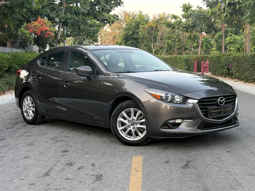 Mazda 3 2018 — photo 1 of 10
