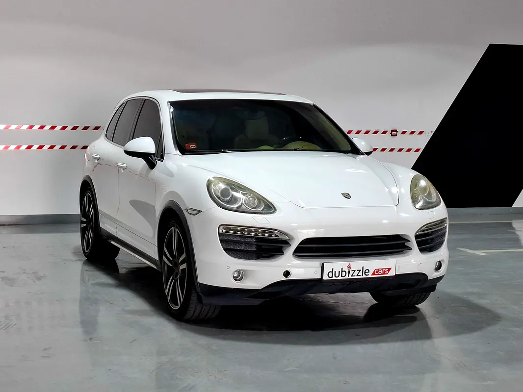 Porsche Cayenne 2014 — photo 1 of 15