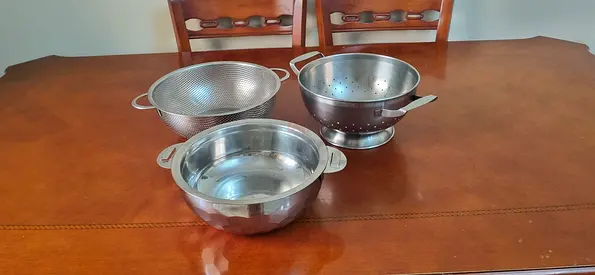 Steel  colanders