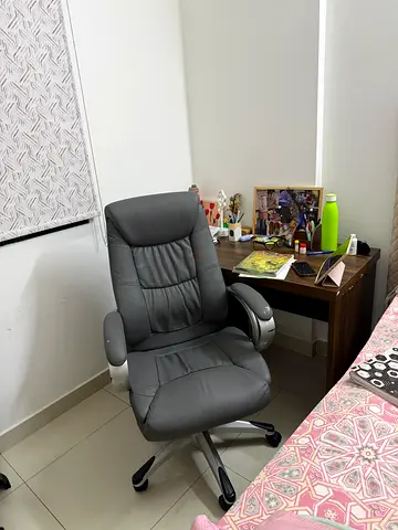 2nd Office desk and chair