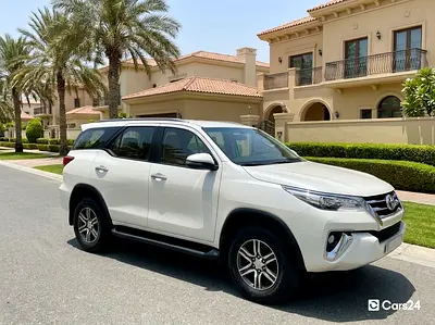 2023 Toyota FORTUNER — фото 5