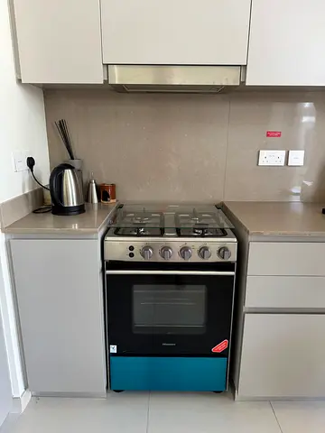 Used freestanding gas oven and hob - 4 burners, almost new condition
