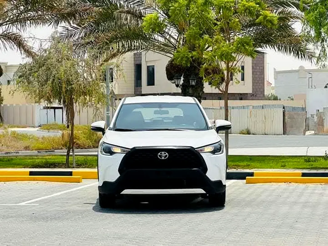 Toyota Corolla Cross 2022 — photo 1 of 8