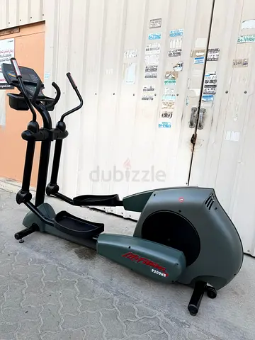 Life fitness cross trainer 9500hr