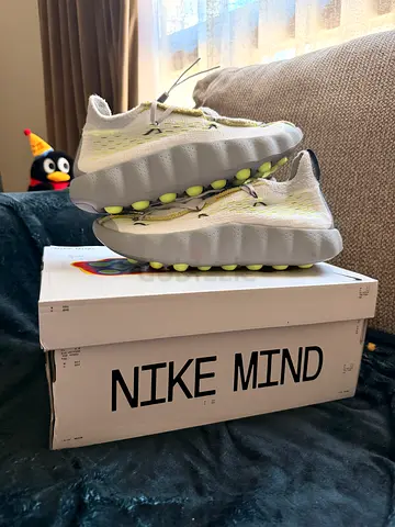 Nike Mind 002 Flyknit ‘White Dark Grey Volt’ US 9/10