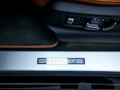 2021 Bentley BENTAYGA — миниатюра 19