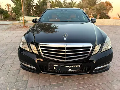 Mercedes-Benz E-Class E 300 2011 GCC Specs