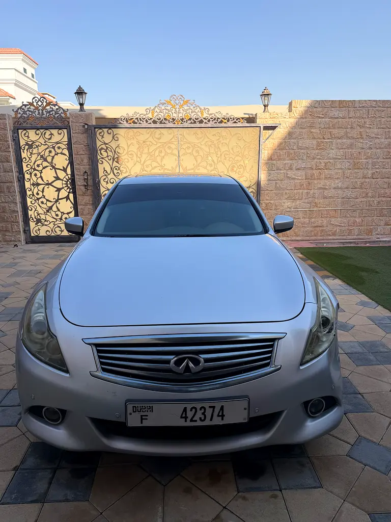 Infiniti G25 2012 — photo 1 of 14