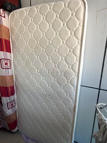 Mattress for Sale – AED 400 Clean and well-maintained single -size mattress in good conditi