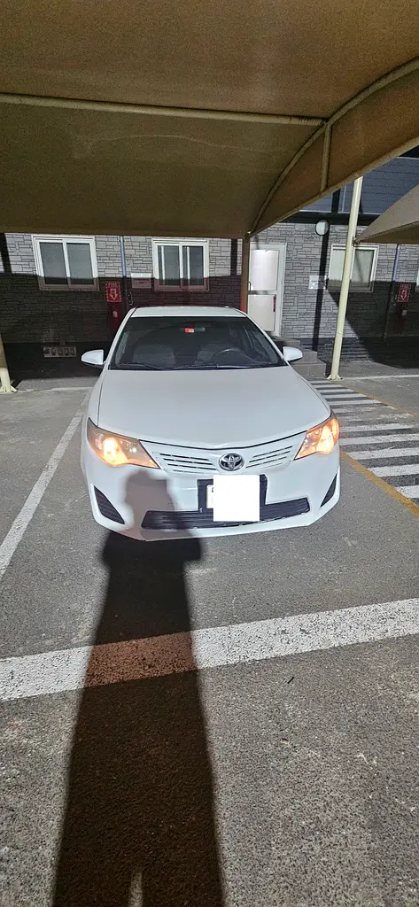 Toyota Camry 2015 — photo 1 of 9