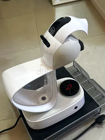 Nescafé Dolce Gusto Coffee Machine by De’Longhi -good working condition with FREE capsule drawer