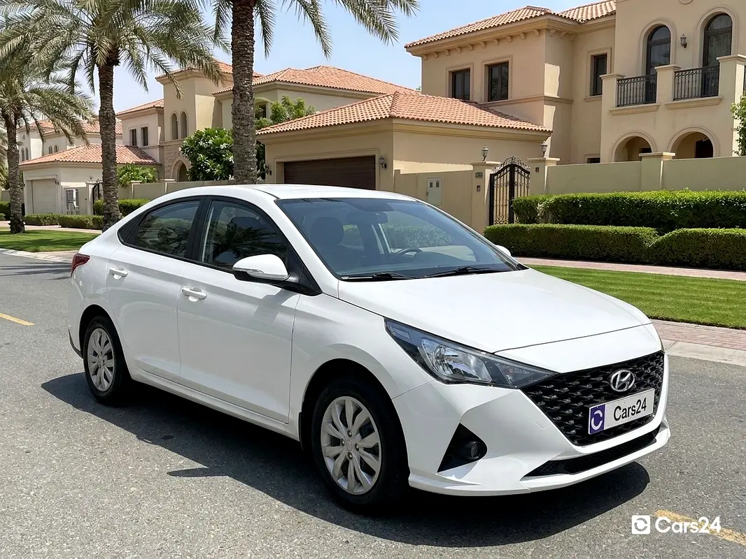 Hyundai Accent 2023 — photo 1 of 13