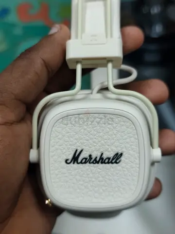 White Marshall On-Ear Headphones (Good Condition)