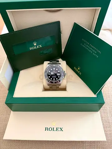Rolex submariner 126610LN