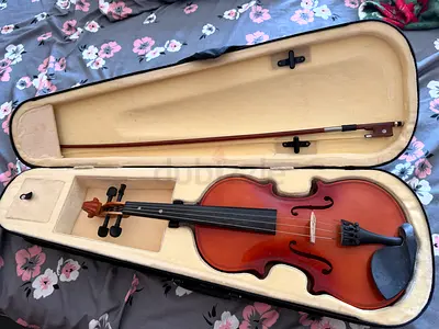 🎻 Violin with Hard Case  Bow – Good Condition ( Sale)