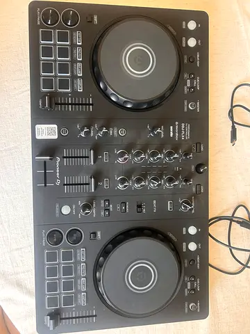 Pioneer DDJ-FLX4 2-Deck DJ Controller - Excellent Working Condition (brand new)