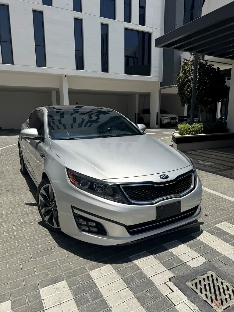Kia Optima 2015 — photo 1 of 9