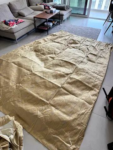 4 curtains
