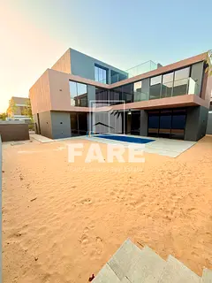 4 BR Villa With Pool - Very Distress price