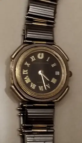 Pre-owned stainless steel mens wristwatch for urgent sell original watch