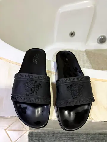 Authentic Versace Palazzo rubber black sliders. Size 42.