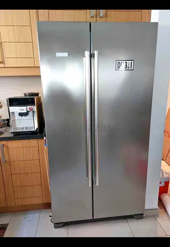 Siemens side by side refrigerator neat and clean perfect, same like a new perfect working