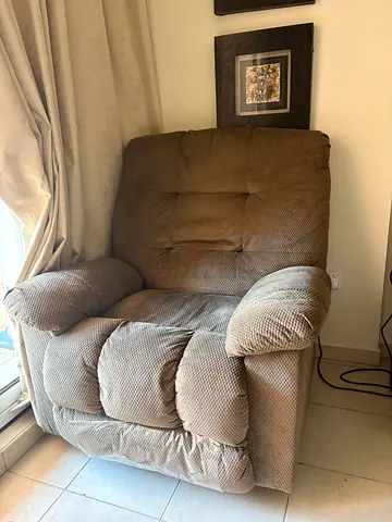 Recliner sofa chair