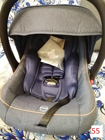 Carry cot - Giggles brand