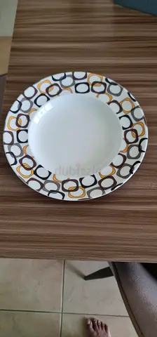 Set of 10 Ceramic Deep Dinner Plates/Bowls - Neutral Pattern