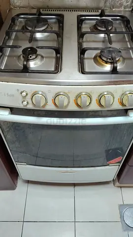 Used freestanding gas oven and hob - 4 burners, good working condition