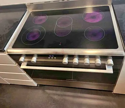 Siemens Professional 5 Hob Electric Cooker 90 cm – Premium German Quality Elegant modern
