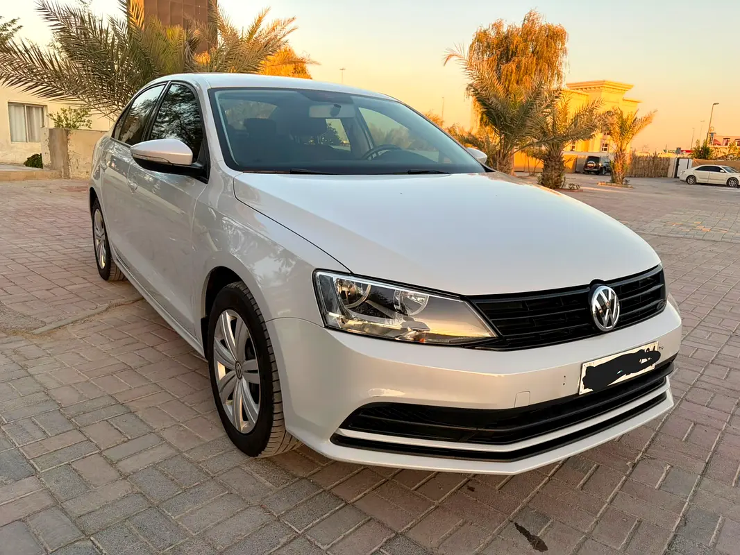 Volkswagen Jetta 2018 — photo 1 of 18